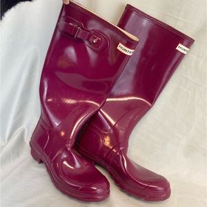 Hunter Original Gloss Tall Rain Boots in Violet